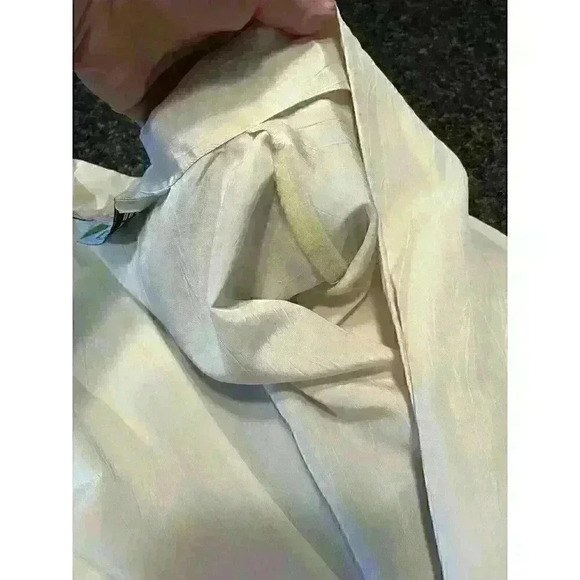 Chaus Women's Size 14 Wrap Blouse Style Top White Short Sleeve 2 Buttons - Picture 8 of 9